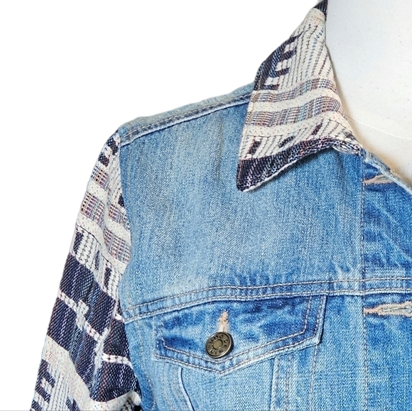 BDG Southwestern Womens Faded Denim Jean Jacket Size Medium - Picture 2 of 16